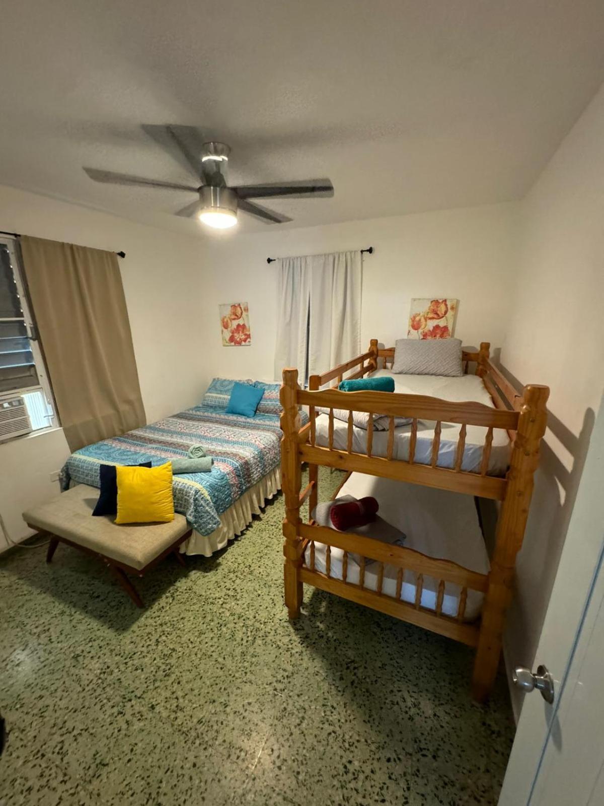 1A - Large Beach House Near Crash Boat Beach อกวาดิยา ภายนอก รูปภาพ
